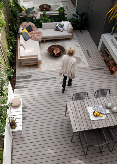 Midcentury Deck by ANNA CARIN Design