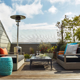 Example of a mid-sized trendy deck design in San Francisco with no cover