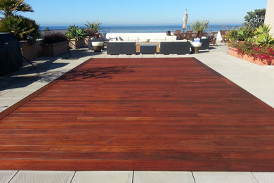 Deck - contemporary deck idea in San Diego