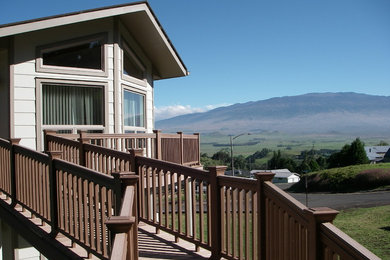 Example of a minimalist deck design in Hawaii