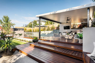 Inspiration for a transitional deck remodel in Perth