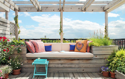 Lounge Spaces That Keep the Party Going Outside