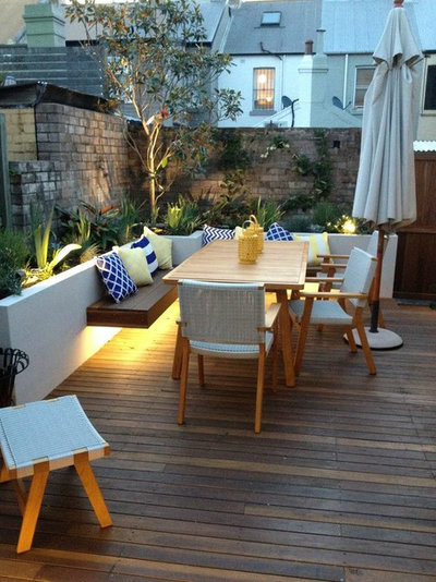 Contemporary Terrace by On Common Ground Landscapes