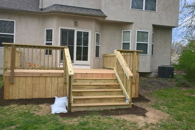 Small traditional back terrace in Columbus with no cover.