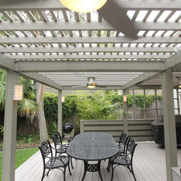 Outdoor Area with Deck Pergola in Rice/Museum District