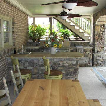 Outdoor Kitchen and dining area