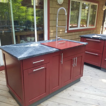 Outdoor Kitchen and Pizza Oven