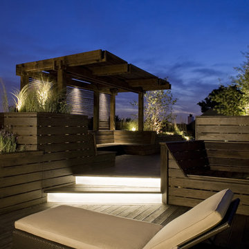 Outdoor Lounge & Sun Deck