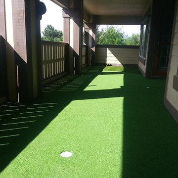 Patio synthetic putting green