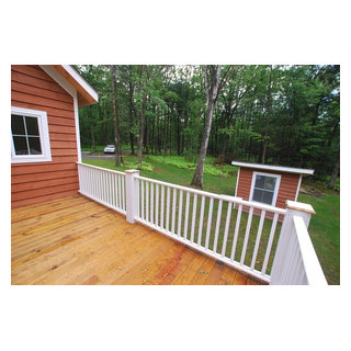 Porches, Decks, & Hand Rails - Klassisch - Terrasse - New York - von ...
