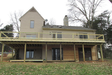Example of a classic deck design in Richmond