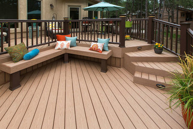 Deck - mid-sized traditional backyard deck idea in Minneapolis with no cover