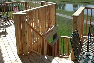 Example of a transitional deck design in Toronto