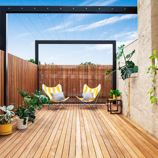 Design ideas for a contemporary rooftop and rooftop deck in Melbourne with a container garden.