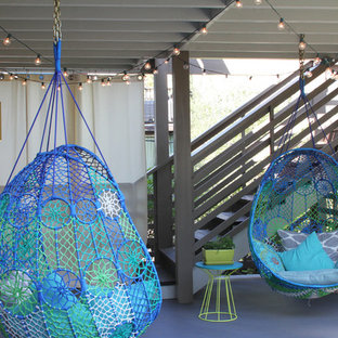Example of a trendy deck design in Los Angeles