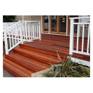 Redwood Deck and Painted Railings, Manhattan Beach - Bord de Mer ...