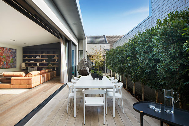 Contemporary Terrace by dcf design group