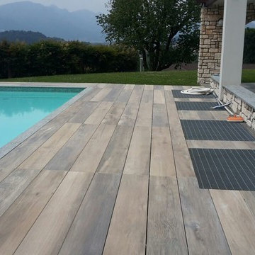 'Oak' porcelain planks - residential pool deck