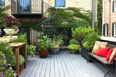 Deck - traditional rooftop second story deck idea in Chicago with no cover