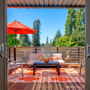 Inspiration for a mid-sized transitional deck remodel in San Francisco