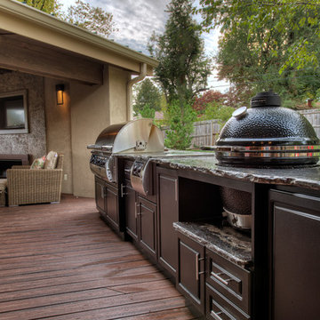 Select Outdoor Kitchens