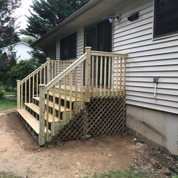 Small deck with wide stairs