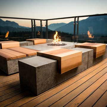 Social Series Fire Pit / Table