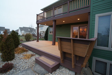 Inspiration for a timeless deck remodel in Chicago