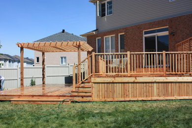 Inspiration for a timeless deck remodel in Ottawa