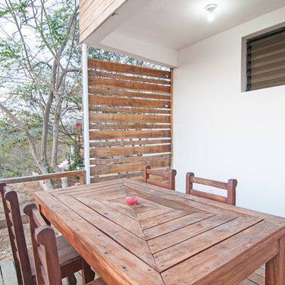 Trendy deck photo in Other