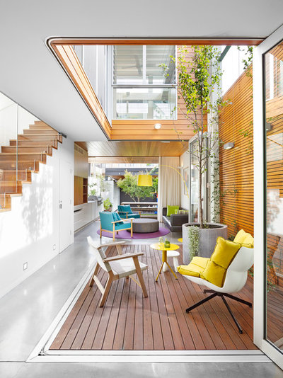Contemporary Deck by elaine richardson architect