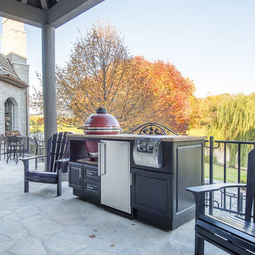 The Tavern Island from Select Outdoor Kitchens