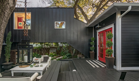 Houzz Tour: A Clever Skybridge Connects Old and New in Texas