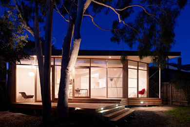 Medium sized contemporary back terrace in Melbourne.