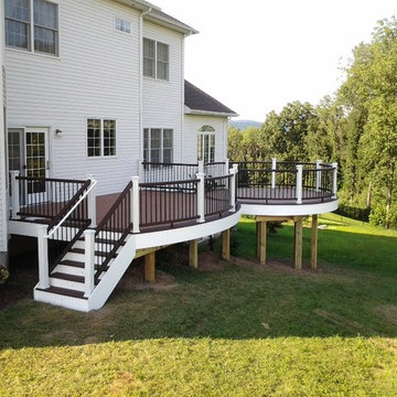 Trex Deck With White Rail and Stairs