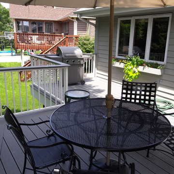 Trex Select Pebble Grey deck with Westbury White Aluminum rail in Excelsior MN