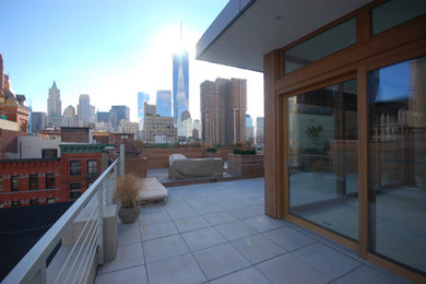 Example of a minimalist deck design in New York
