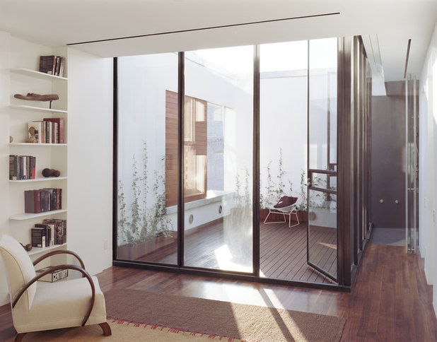 Modern Deck by Zakrzewski + Hyde Architects