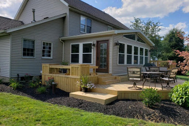 Deck - eclectic deck idea in Cleveland