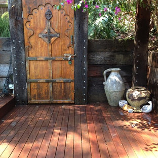 Immagine di una terrazza stile shabby in cortile
