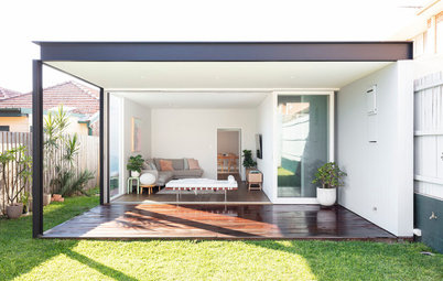 A Gloomy Bungalow Welcomes the Light Thanks to Some Smart Changes