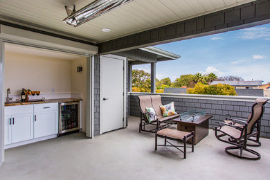 Example of a beach style deck design in San Francisco