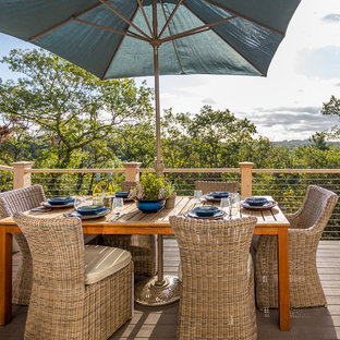 Example of a classic deck design in Boston