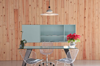 Modelo de despacho nórdico de tamaño medio sin chimenea con paredes marrones y escritorio independiente