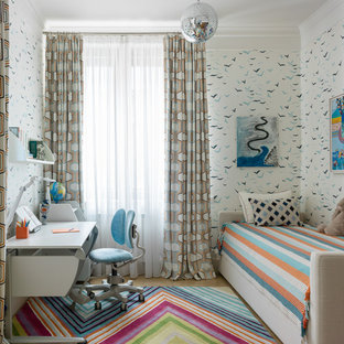Idee per una cameretta per bambini da 4 a 10 anni contemporanea di medie dimensioni con moquette, pavimento multicolore e pareti bianche