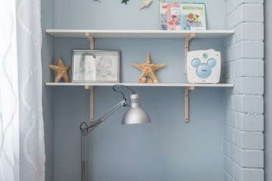 This is an example of a nautical kids' bedroom in Moscow.