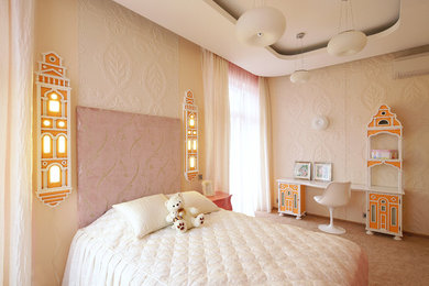 Idéer för ett modernt flickrum kombinerat med sovrum, med beige väggar
