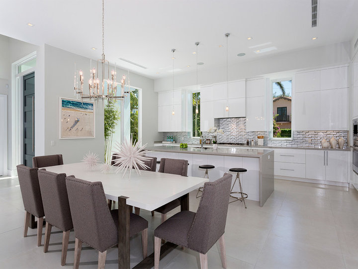 Great Room - Modern Dining Room