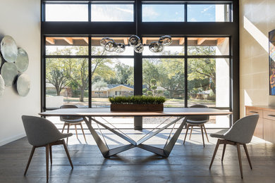 Dining room - mid-century modern dining room idea in Dallas