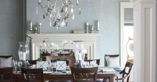How to Seat Your Dinner Guests in Comfort